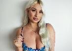 Luxuriaa - Mein Name ist Luxi, deine blonde, süße Freundin, die dich in den Wahnsinn treiben kann