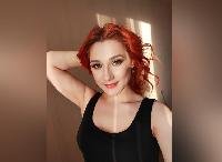 Cherrycherr - Ich bin ein extrem temperamentvolles Mädchen mit langen Haaren, bezaubernden Augen, einem hypnotisierenden Lächeln, Lippen, die so küssbar sind und einem heißen Körper, der dich verrückt machen wird